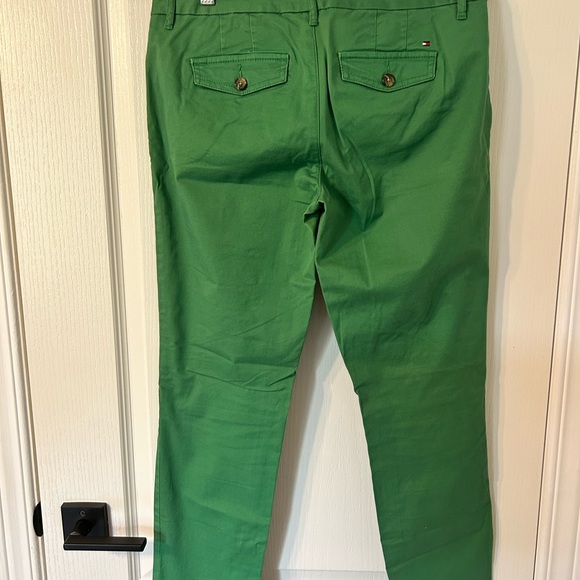 Tommy Hilfiger green slim ankle pant. Size 6. - Picture 3 of 3